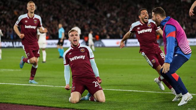 补时阶段头球绝平 浙江队2-2战平上海海港