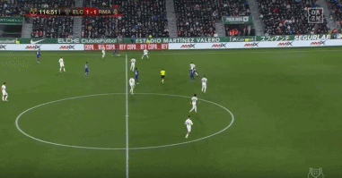 波士顿红袜队与纽约洋基队的“红袜洋基大战”在八十年代进入了白热化阶段